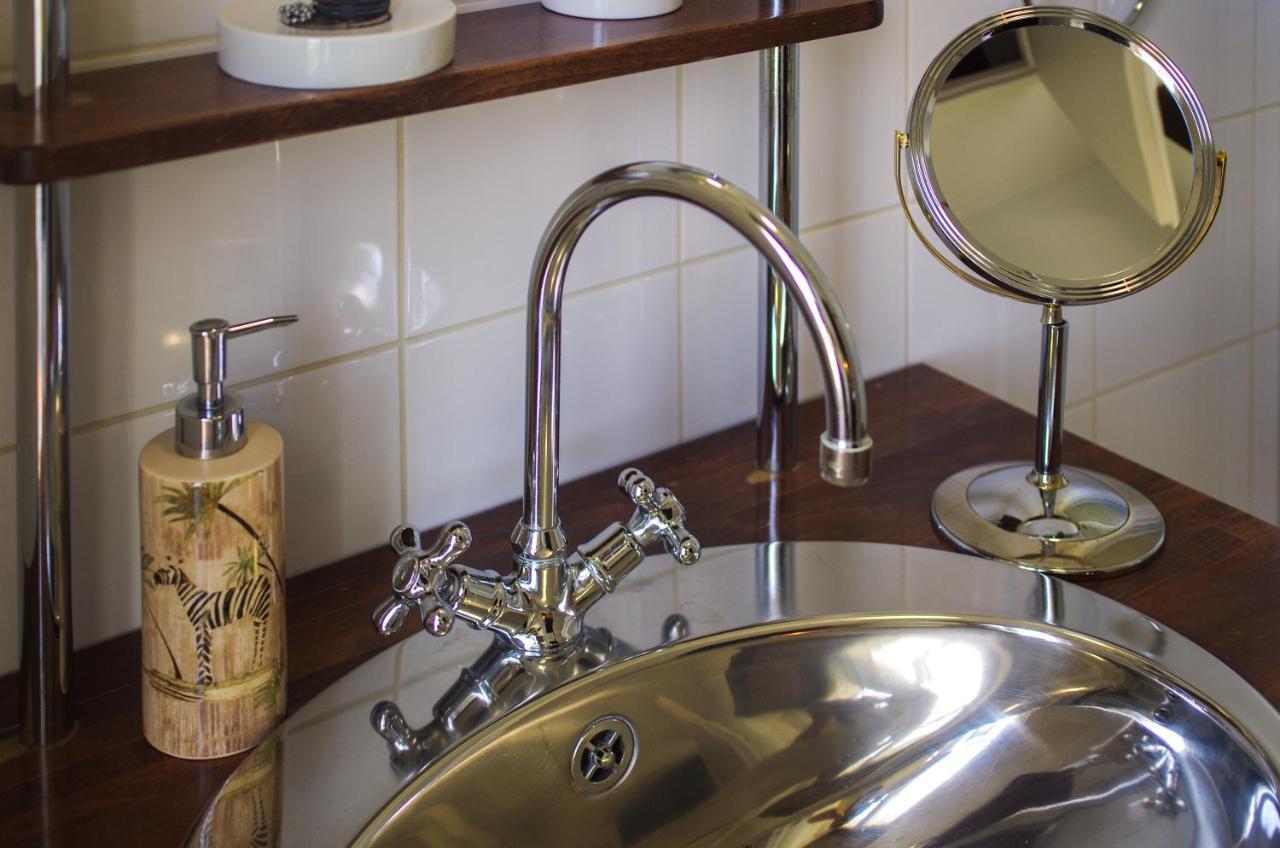 Logis Saint Leonard Bed & Breakfast Dompierre-sur-Mer Eksteriør bilde