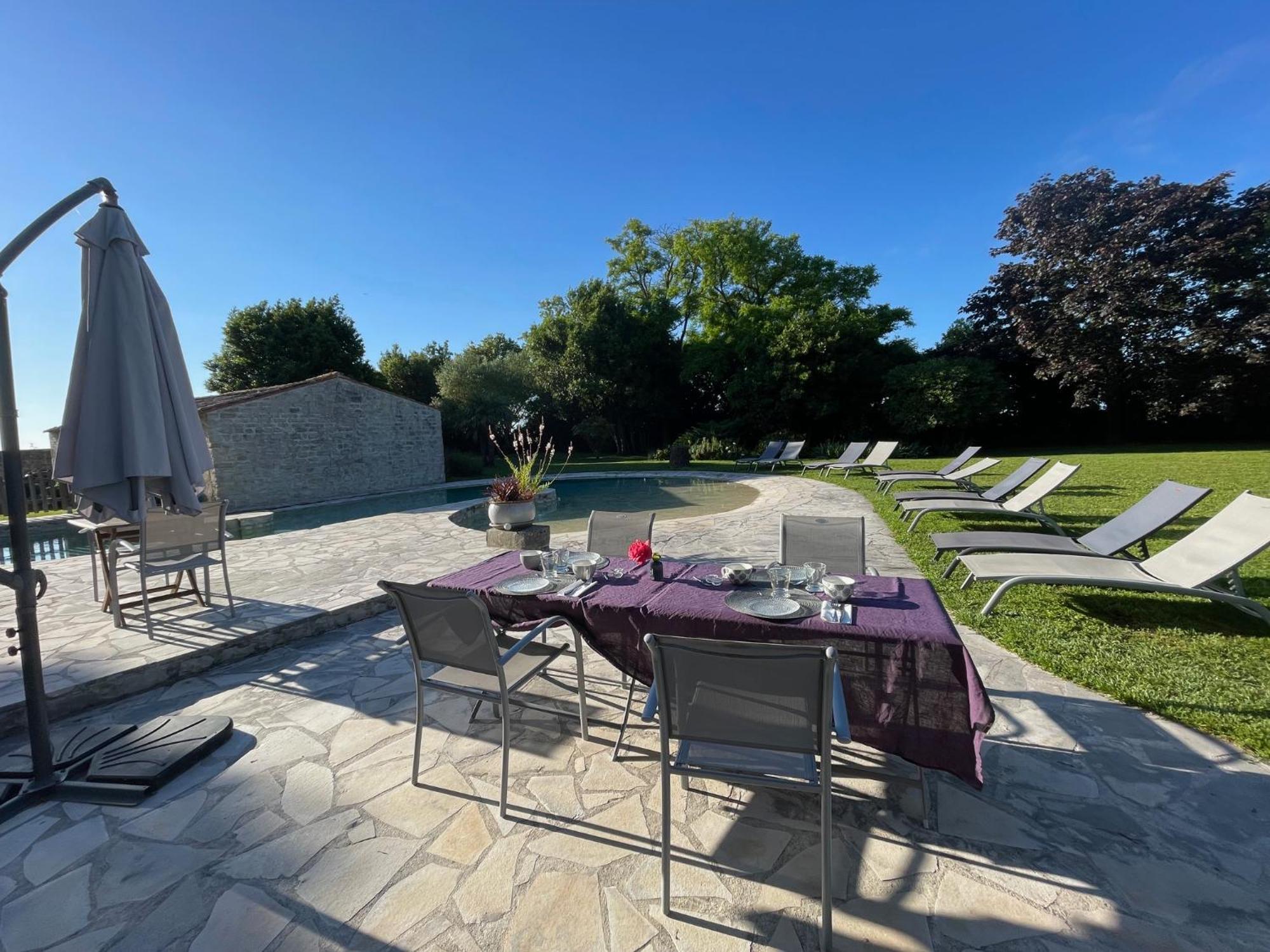 Logis Saint Leonard Bed & Breakfast Dompierre-sur-Mer Eksteriør bilde