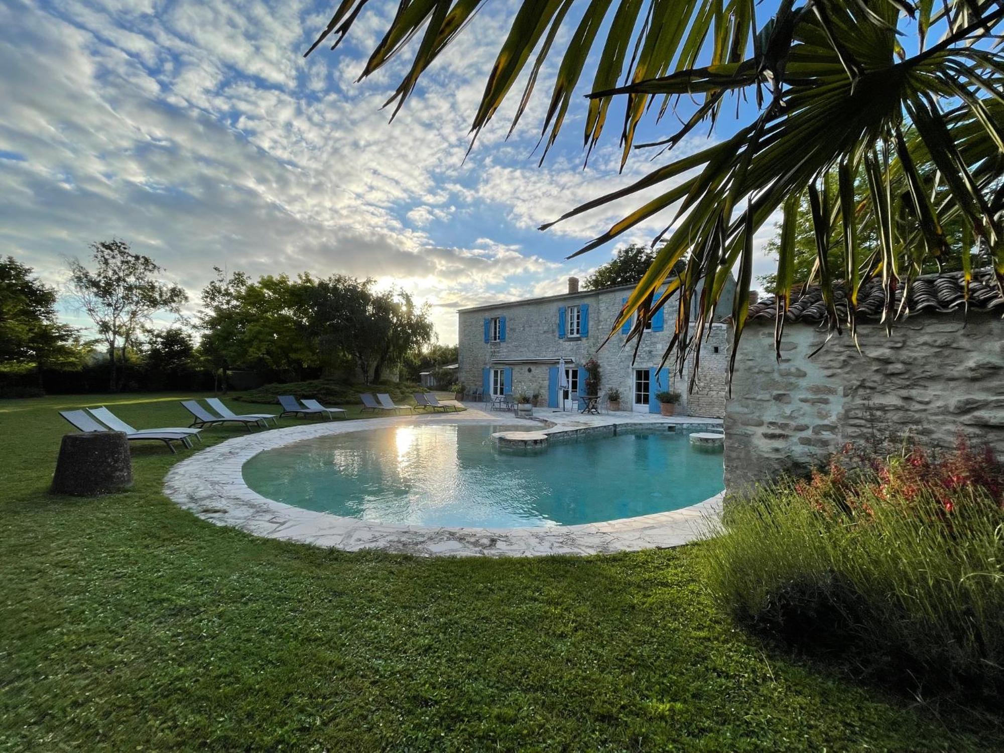 Logis Saint Leonard Bed & Breakfast Dompierre-sur-Mer Eksteriør bilde